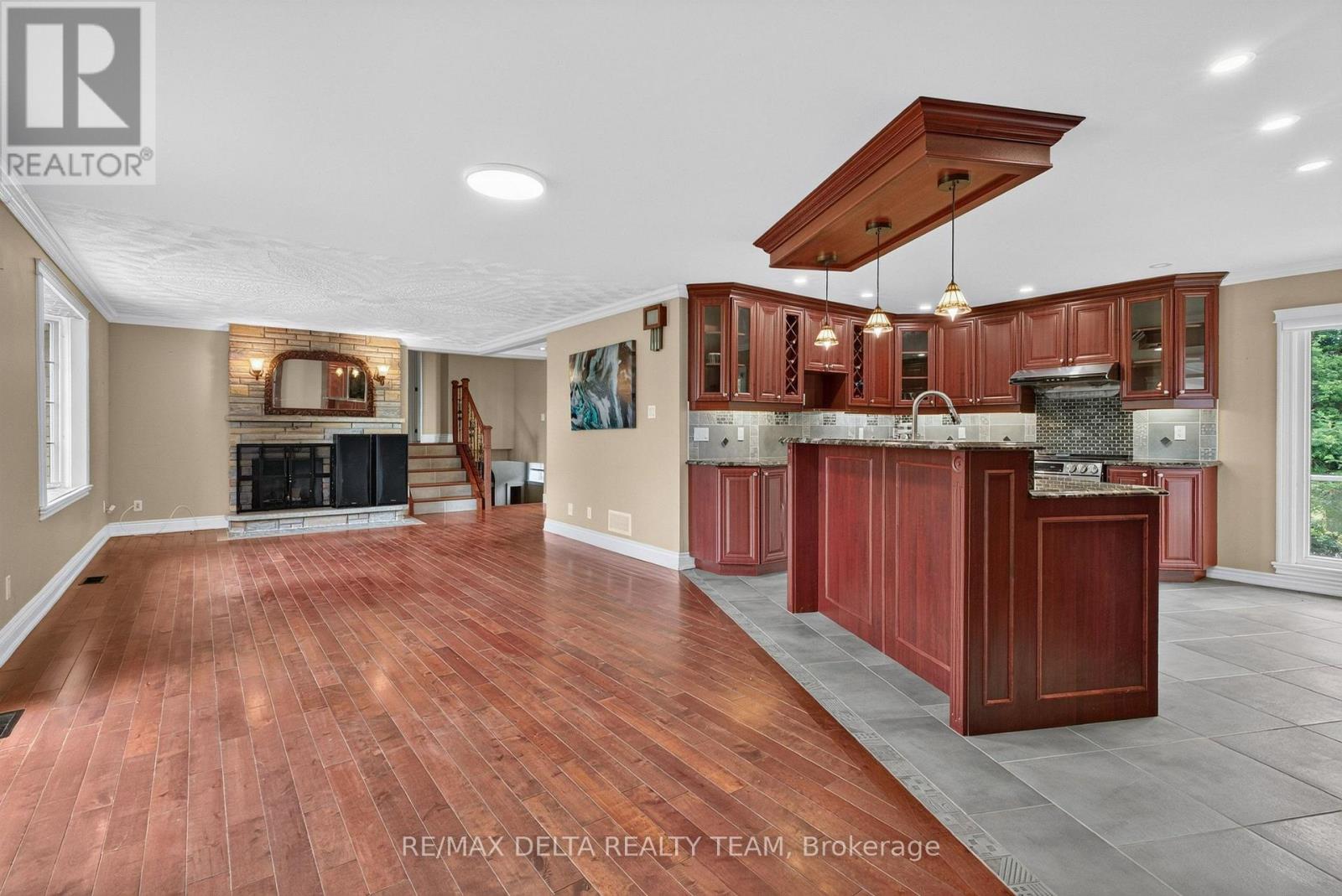1821 Ch Bercier Road Property Photo 24