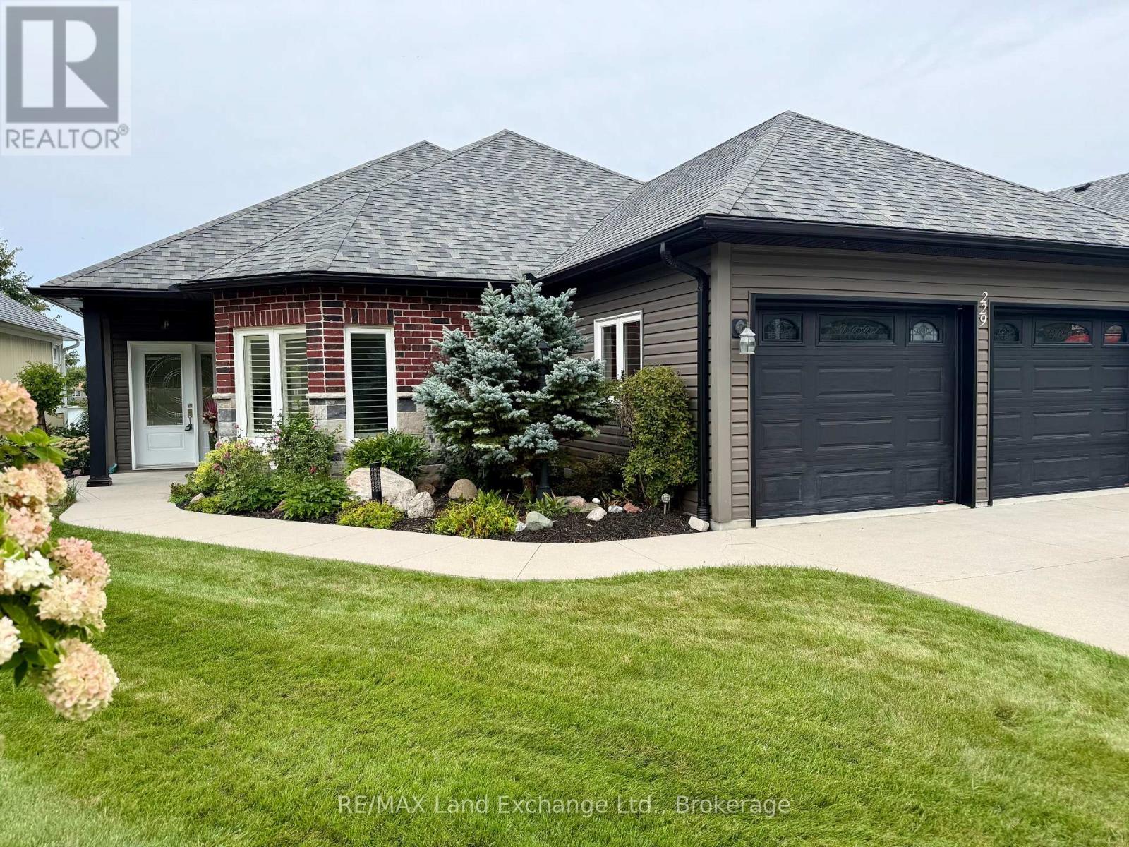 229 CARLOWAY TRAIL Property Photo 1