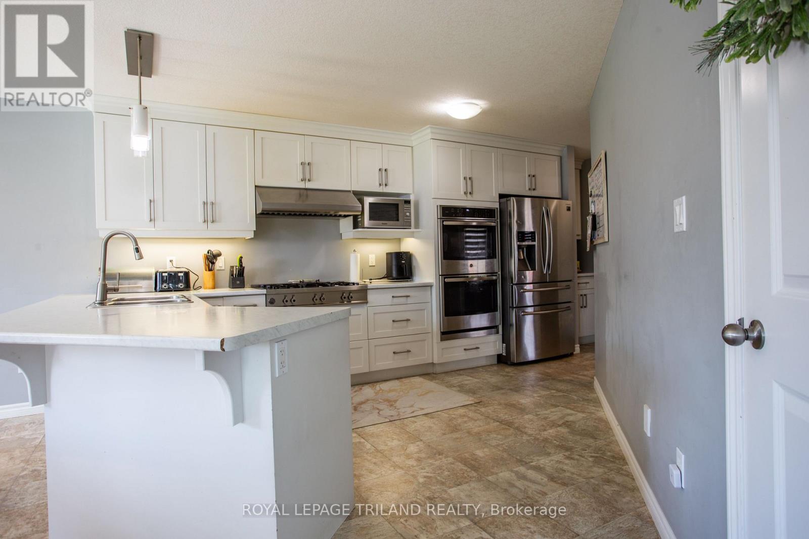1 Acorn Trail Property Photo 13