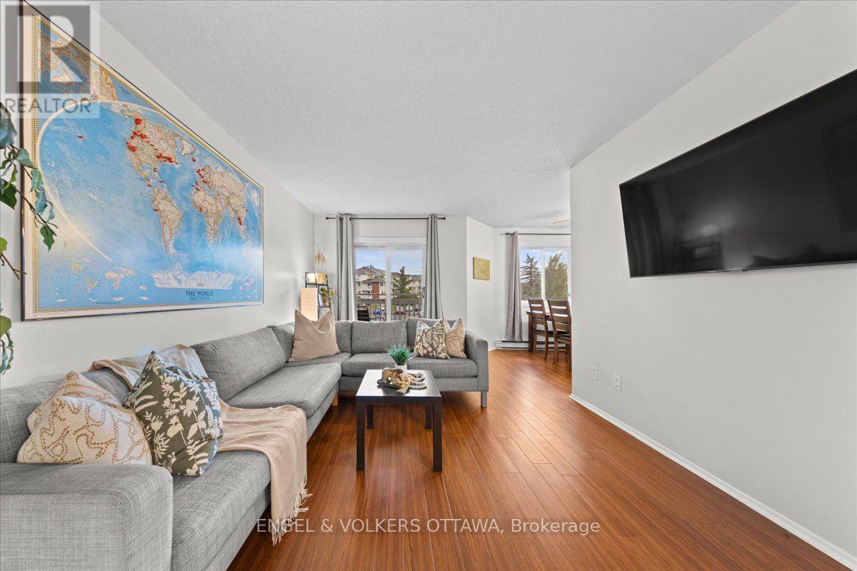 107 - 268 Lorry Greenberg Drive Property Photo 5