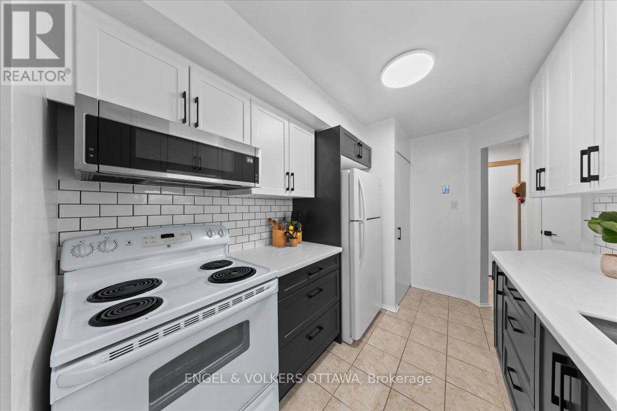 107 - 268 Lorry Greenberg Drive Property Photo 12