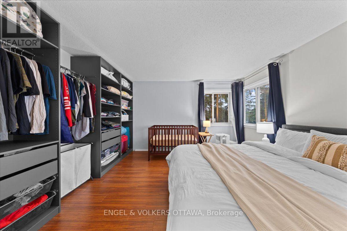 107 - 268 Lorry Greenberg Drive Property Photo 17