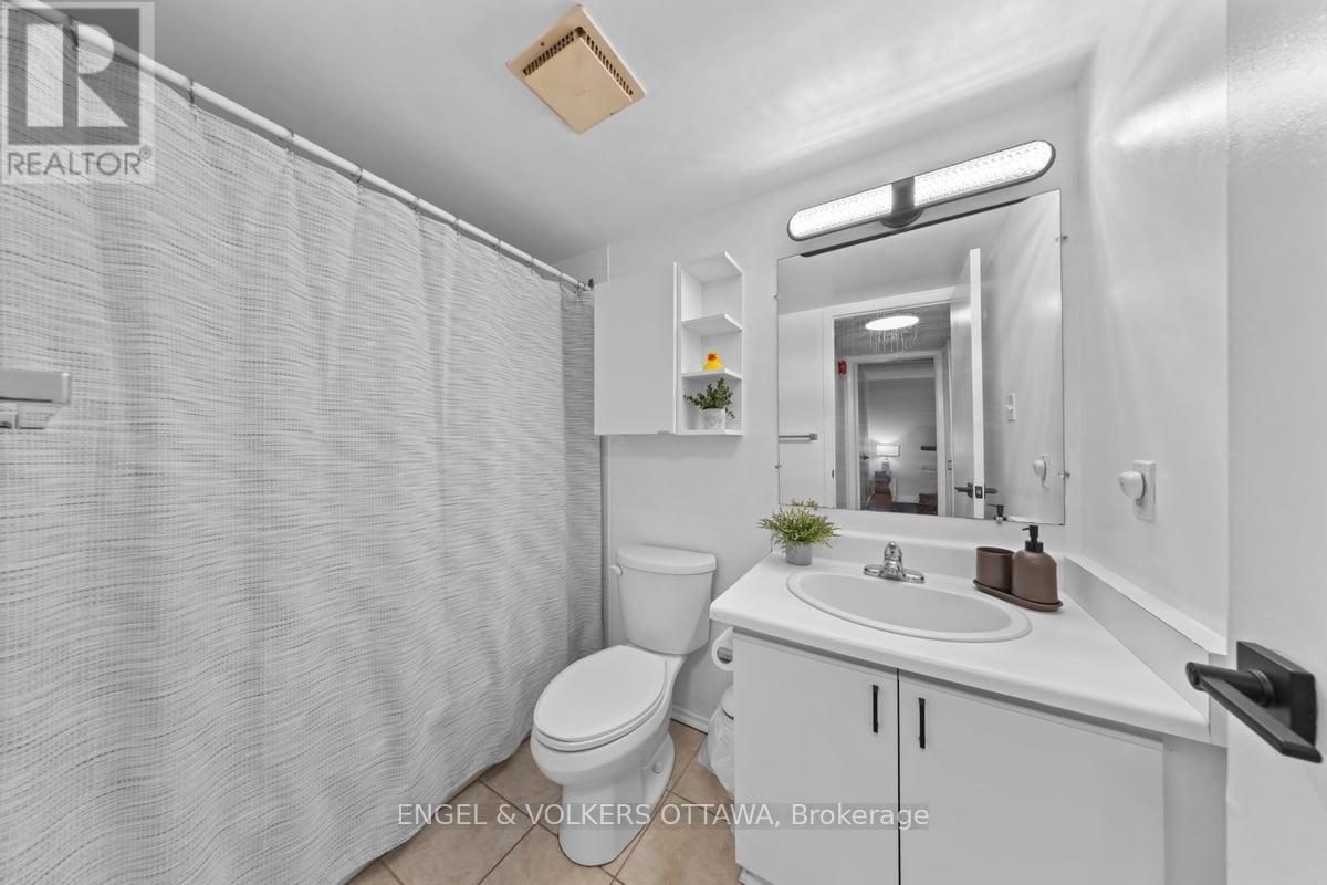 107 - 268 Lorry Greenberg Drive Property Photo 19