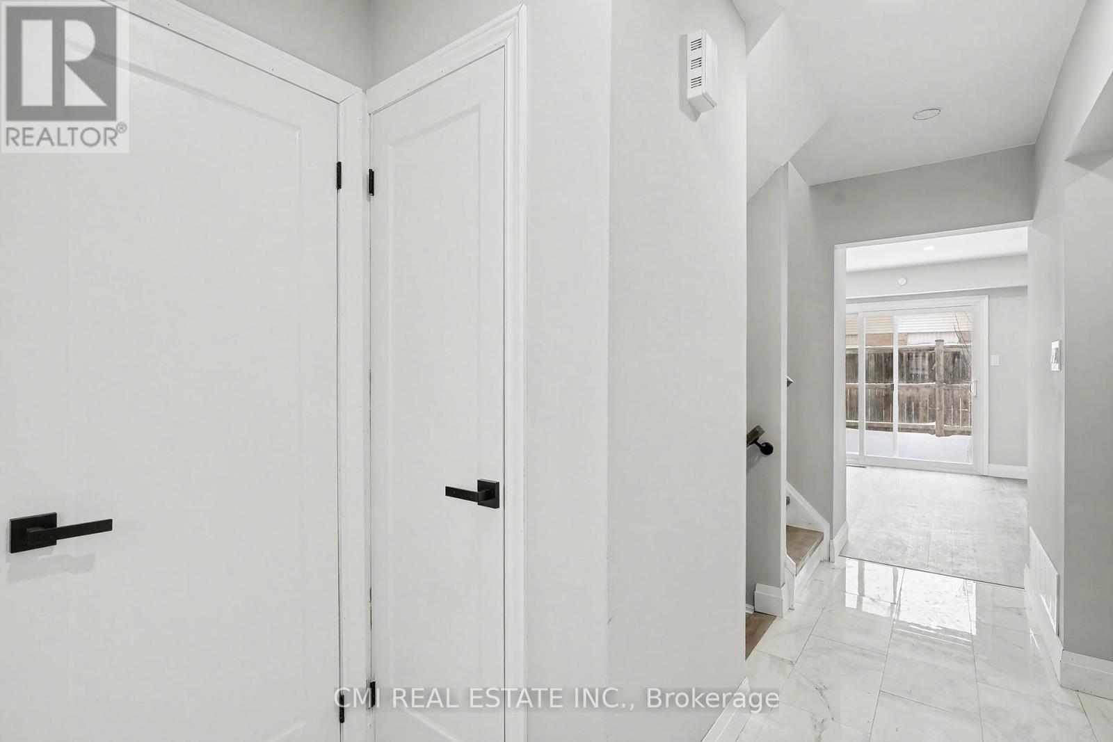 12 - 125 Sekura Crescent Property Photo 5