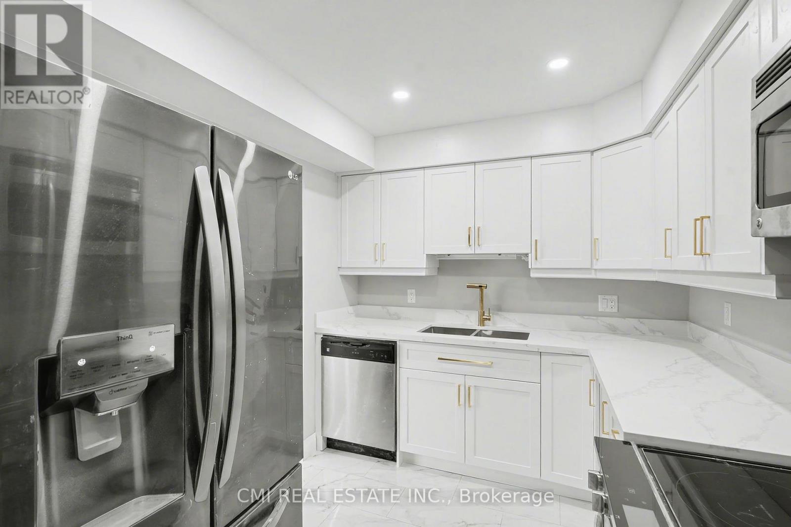 12 - 125 Sekura Crescent Property Photo 8