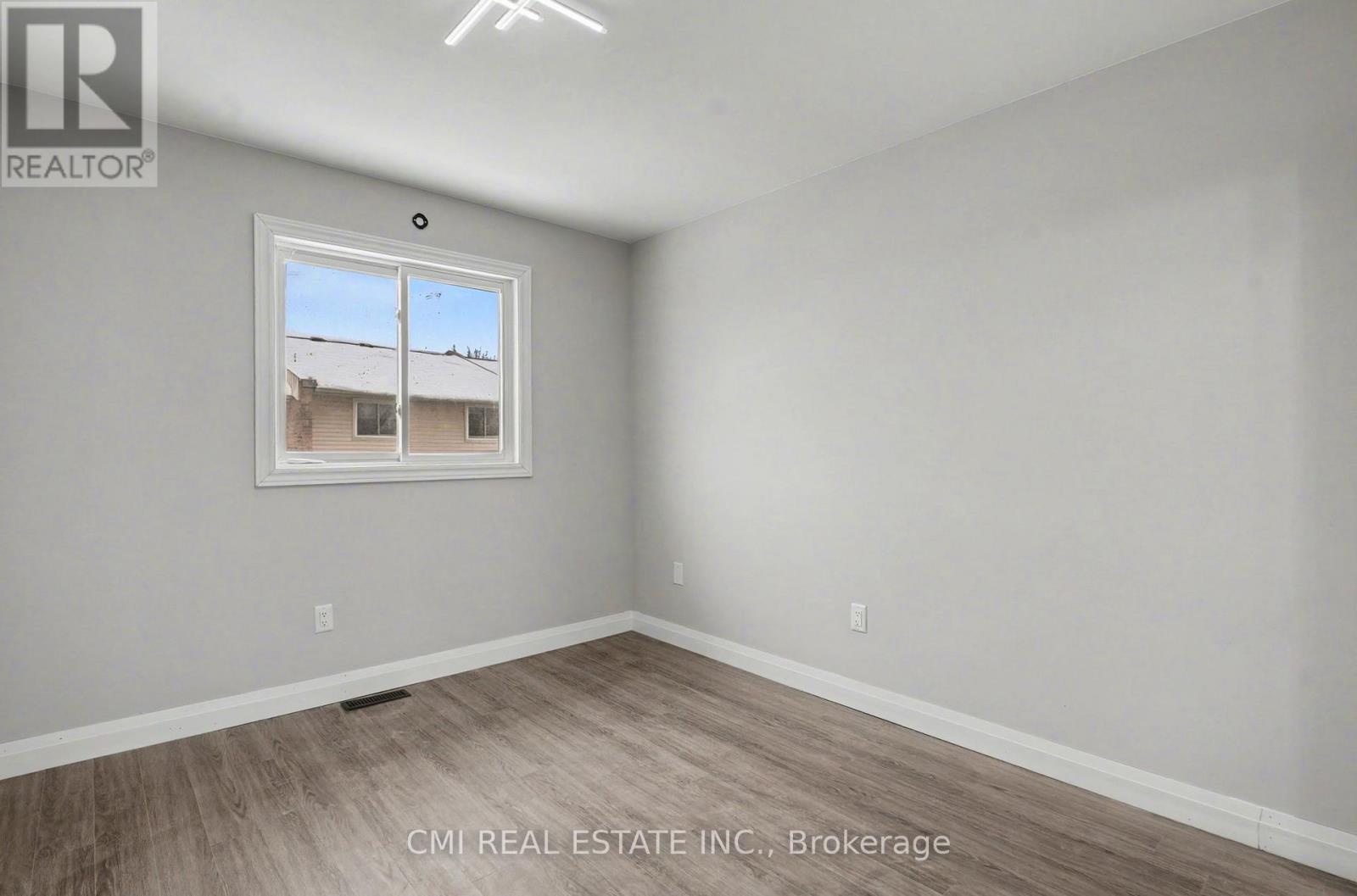 12 - 125 Sekura Crescent Property Photo 19