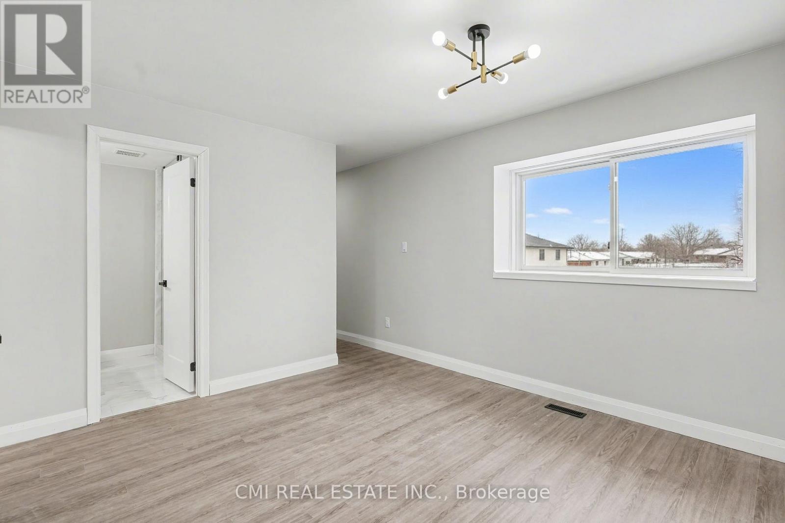 12 - 125 Sekura Crescent Property Photo 29