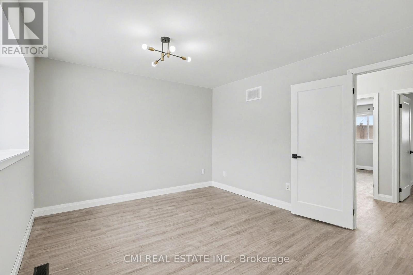 12 - 125 Sekura Crescent Property Photo 31