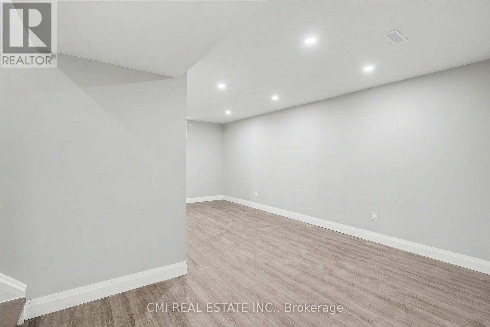12 - 125 Sekura Crescent Property Photo 36