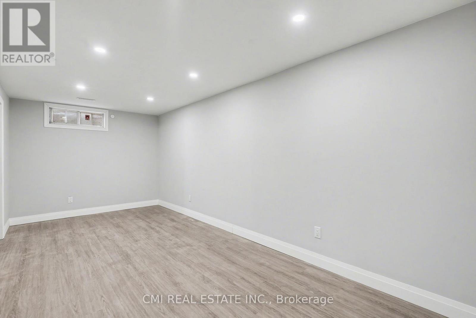 12 - 125 Sekura Crescent Property Photo 37
