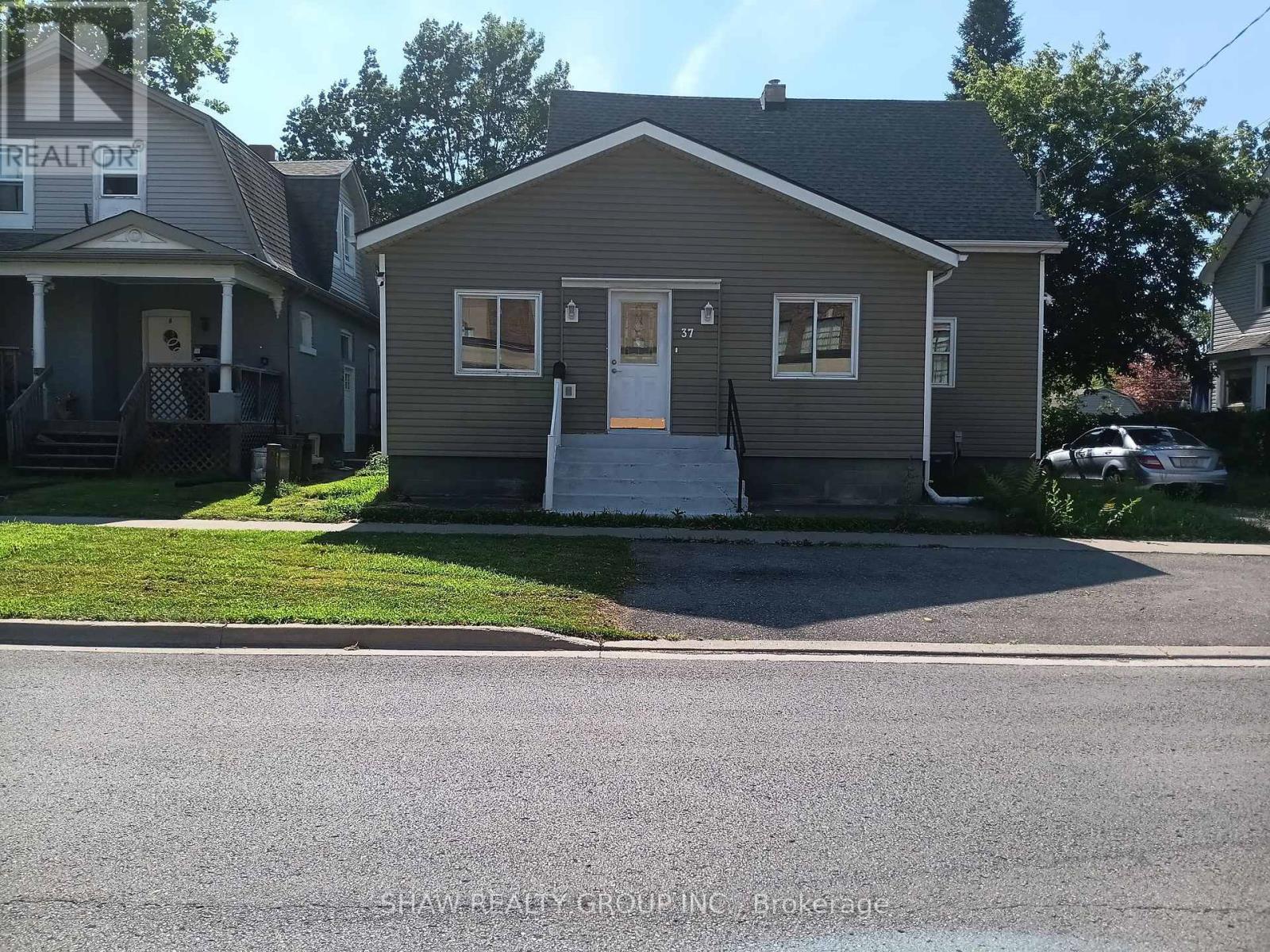 37 CATHERINE STREET