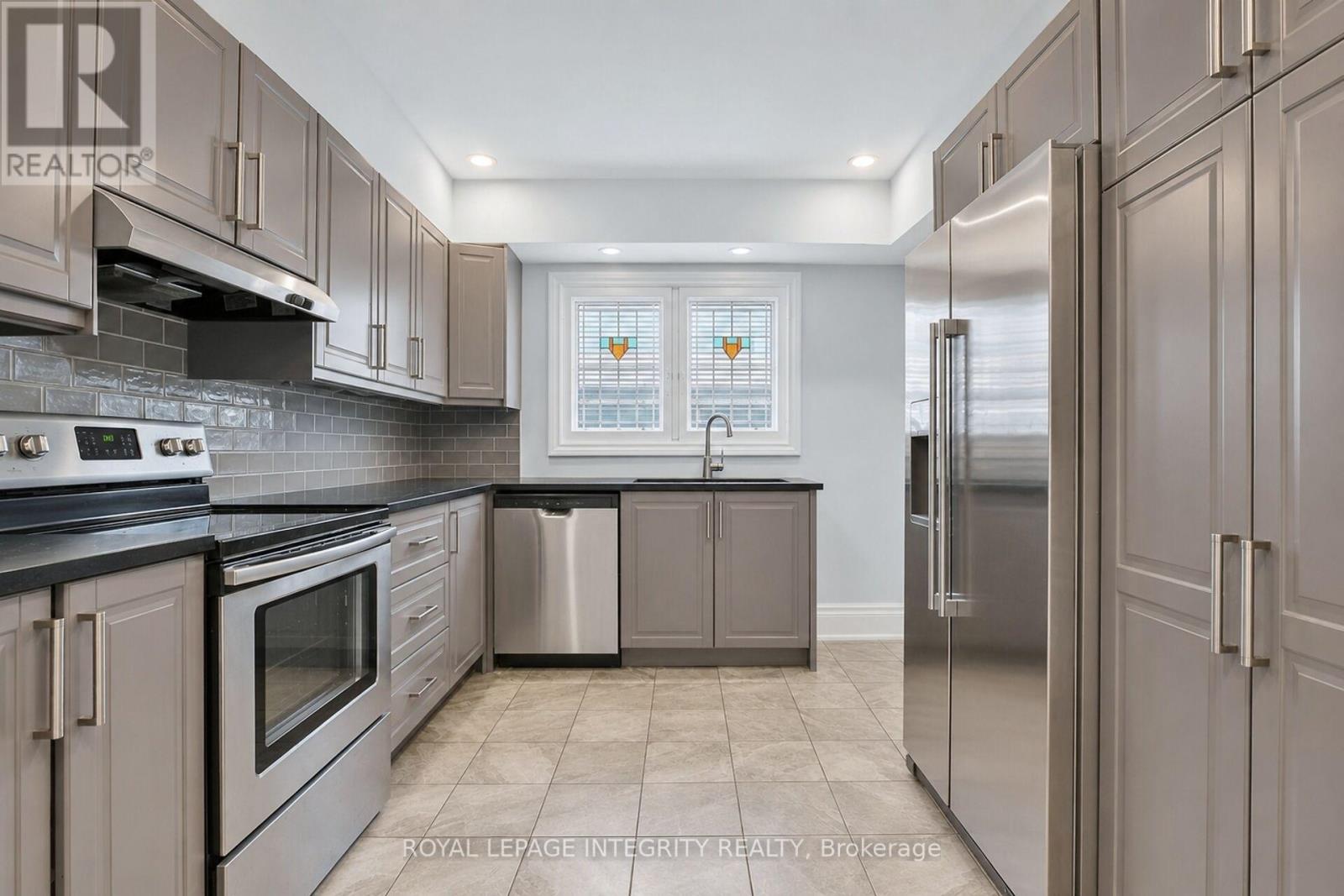 84 Riverdale Avenue Property Photo 12