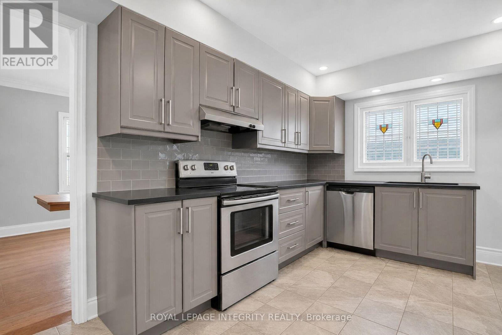 84 Riverdale Avenue Property Photo 13