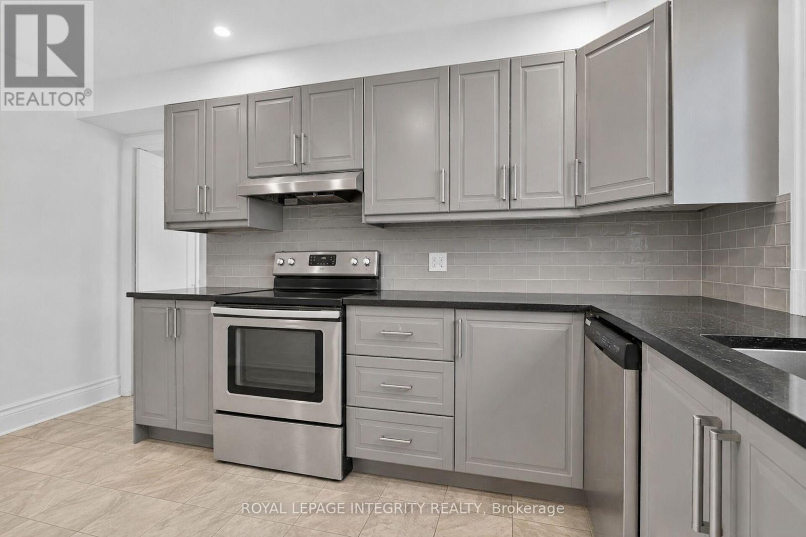 84 Riverdale Avenue Property Photo 14