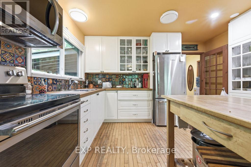 2205 Calabogie Road Property Photo 4
