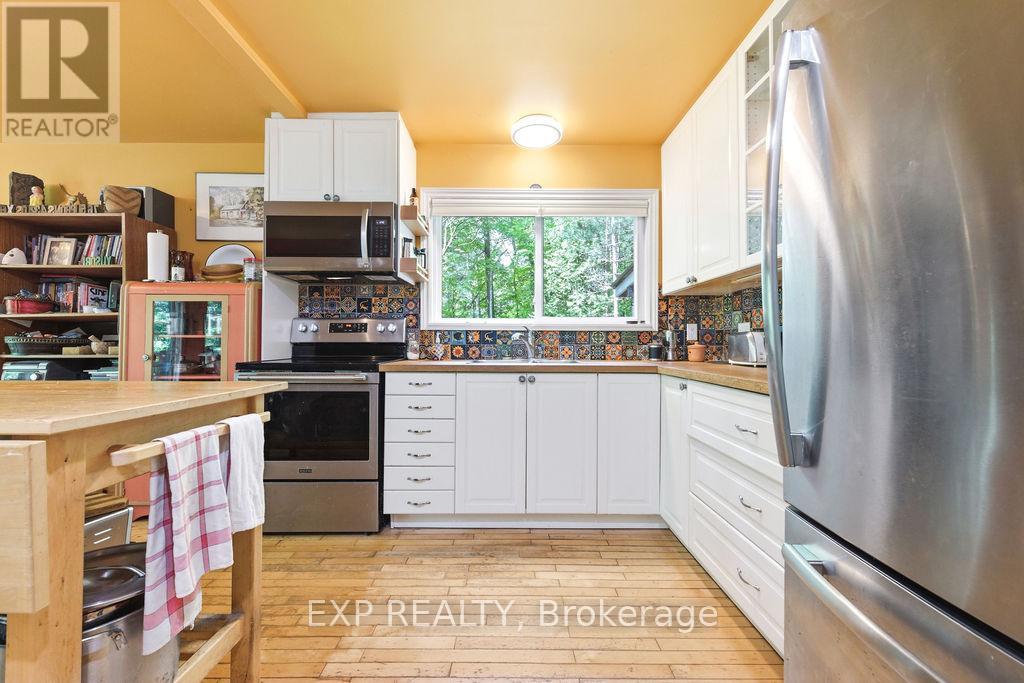 2205 Calabogie Road Property Photo 7