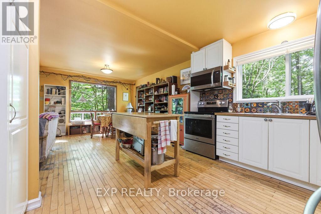 2205 Calabogie Road Property Photo 8