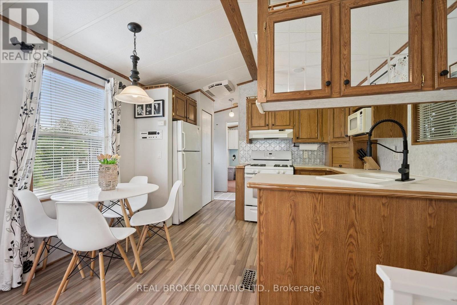 218 Beach Road Property Photo 11