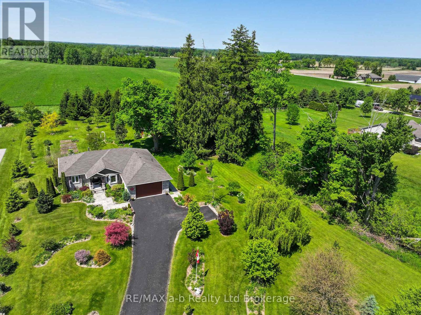 261 Middle Townline Road Property Photo 1
