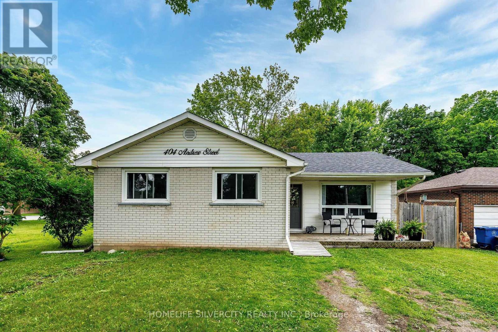 404 Andrew Street Property Photo 1