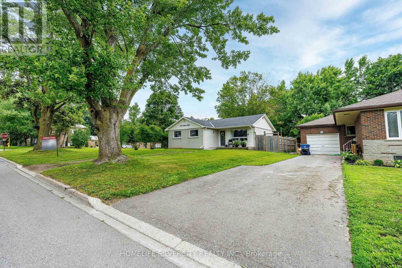 404 Andrew Street Property Photo 2