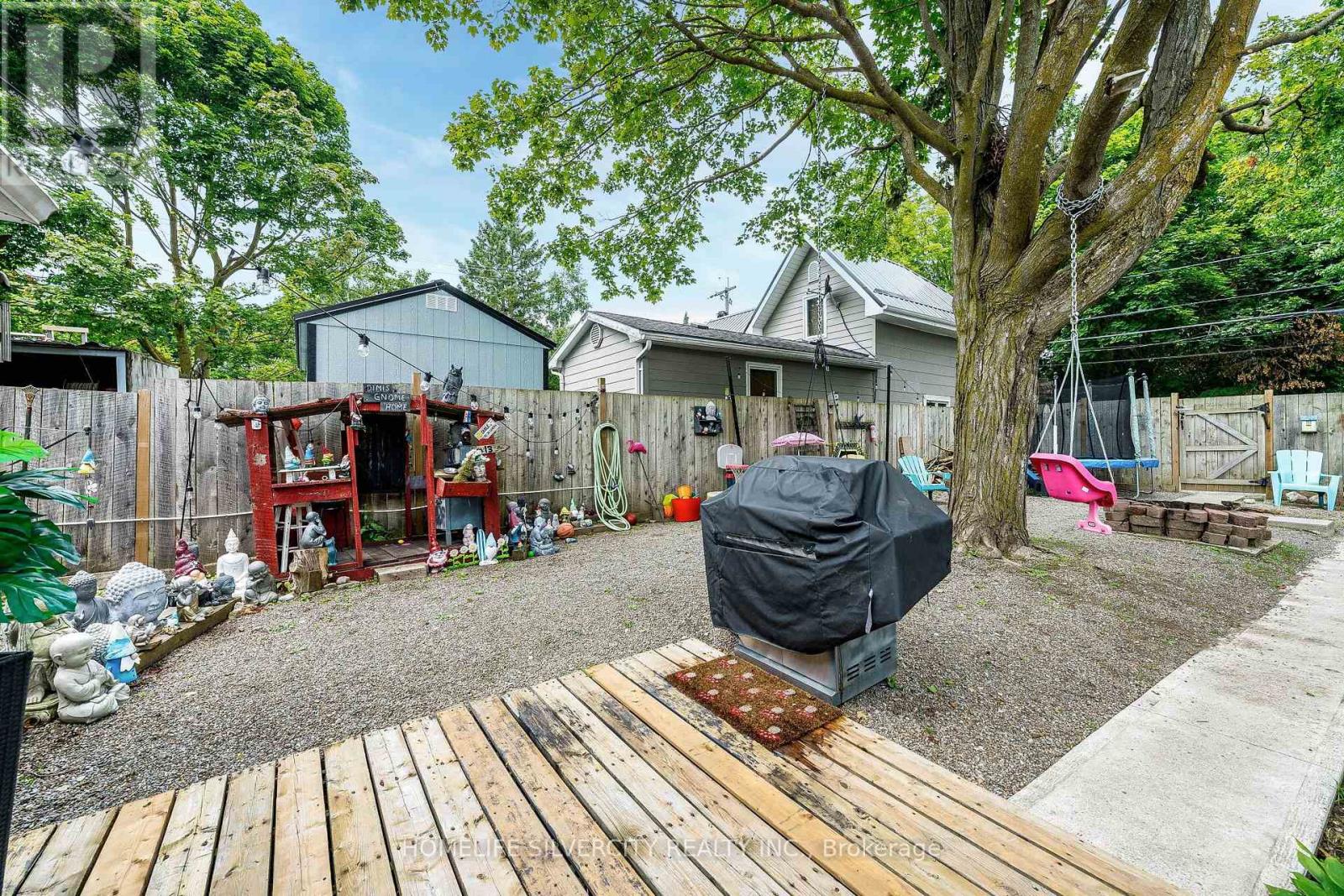 404 Andrew Street Property Photo 43