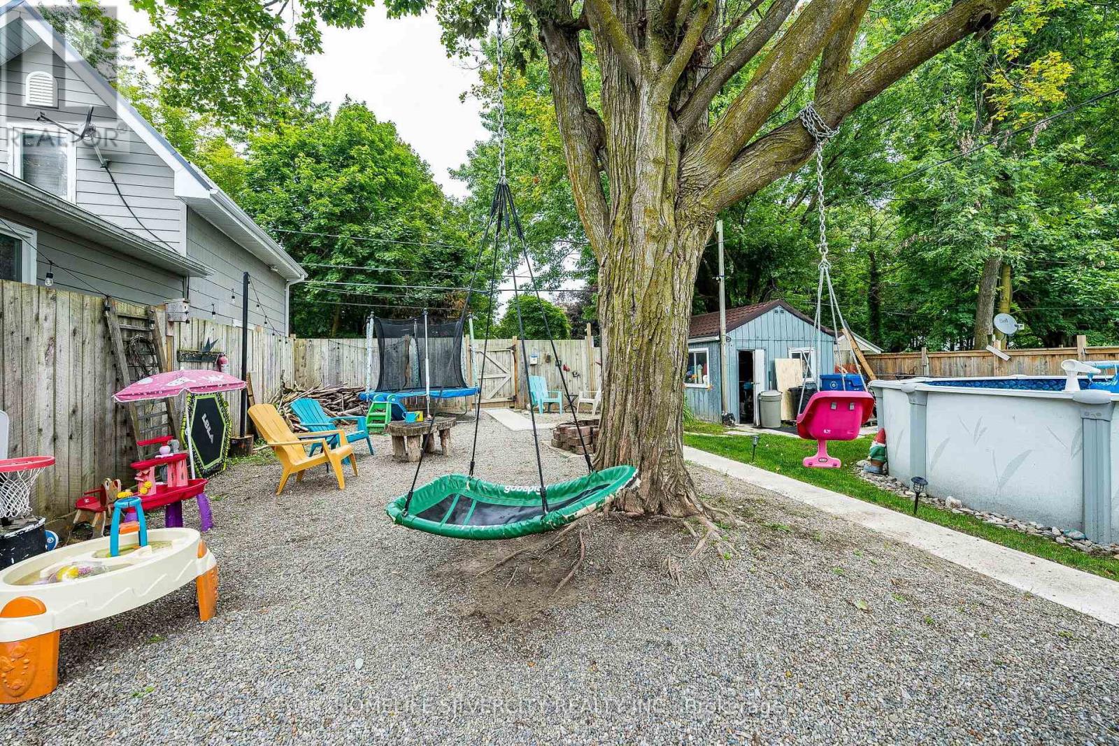 404 Andrew Street Property Photo 44