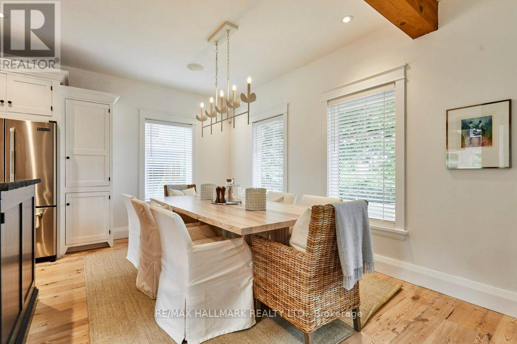 136 Snowbridge Way Property Photo 8
