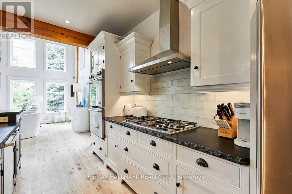 136 Snowbridge Way Property Photo 13
