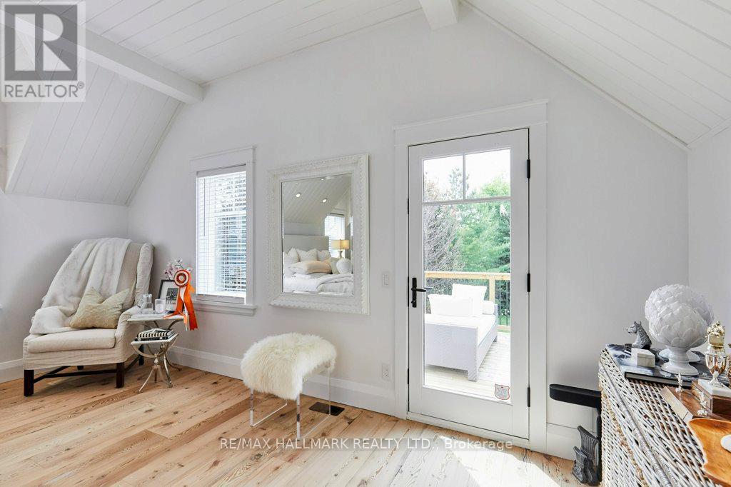136 Snowbridge Way Property Photo 28