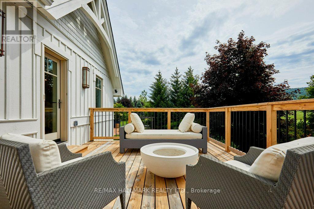 136 Snowbridge Way Property Photo 29