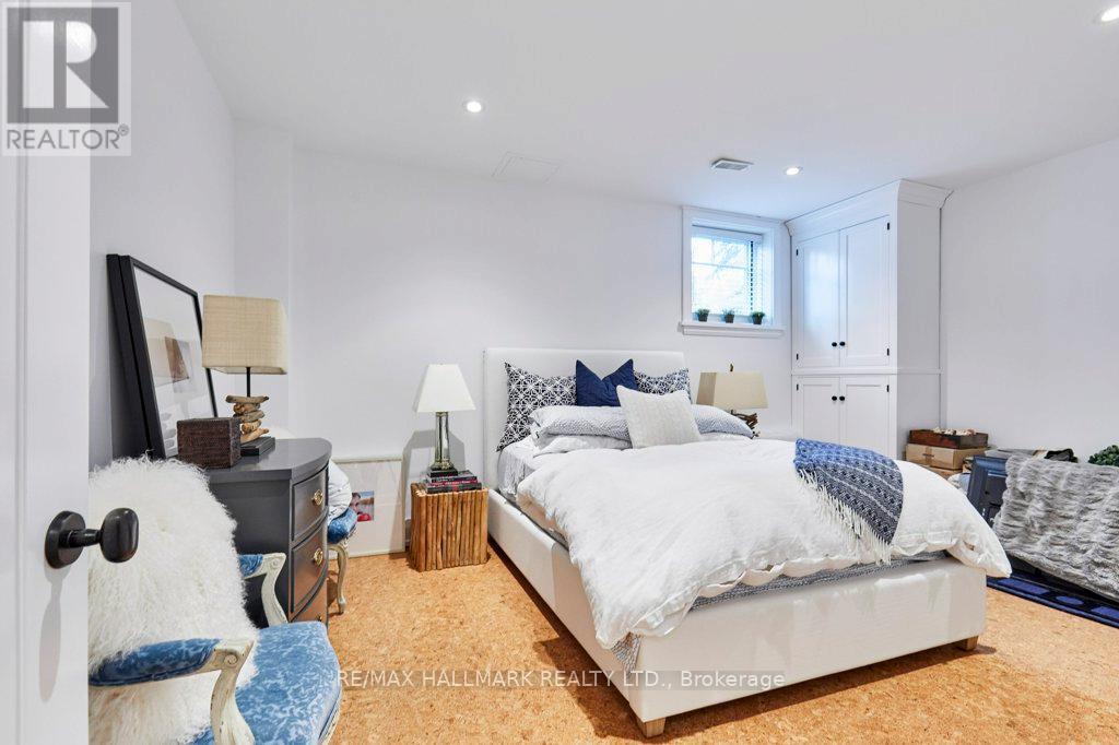 136 Snowbridge Way Property Photo 40