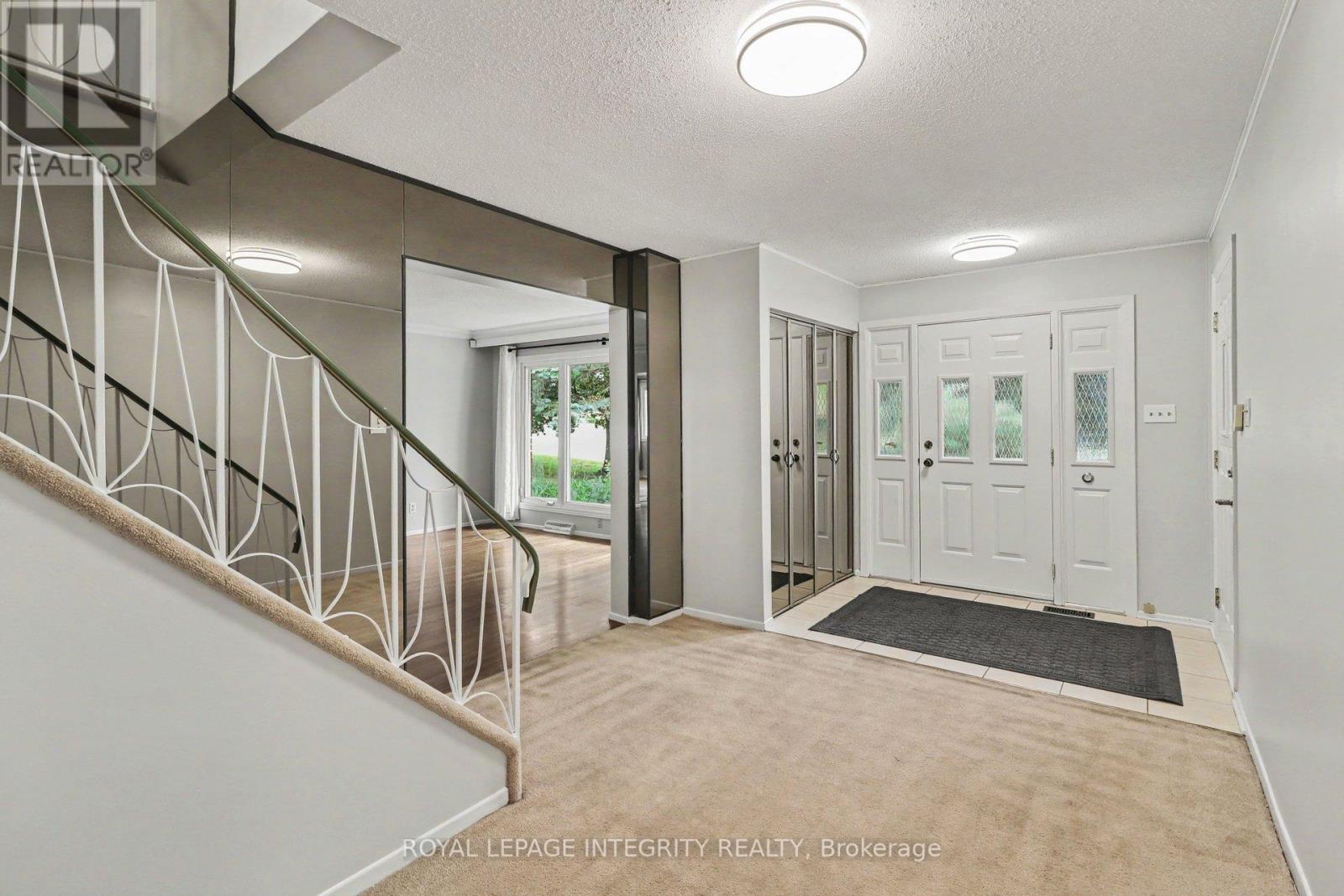 1291 Lampman Crescent Property Photo 3