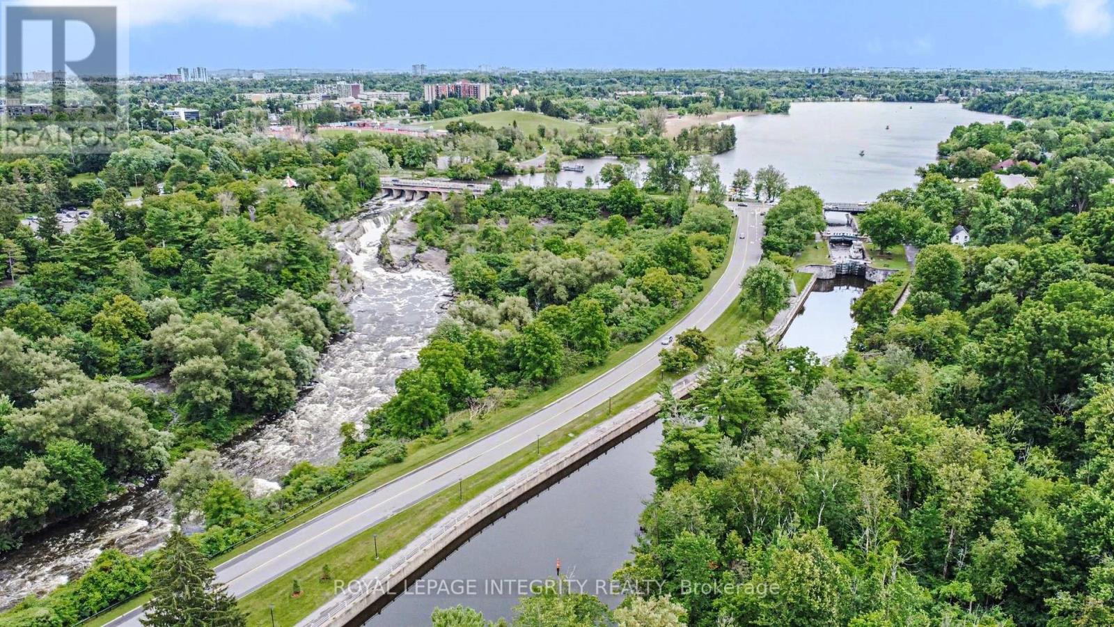 1291 Lampman Crescent Property Photo 34
