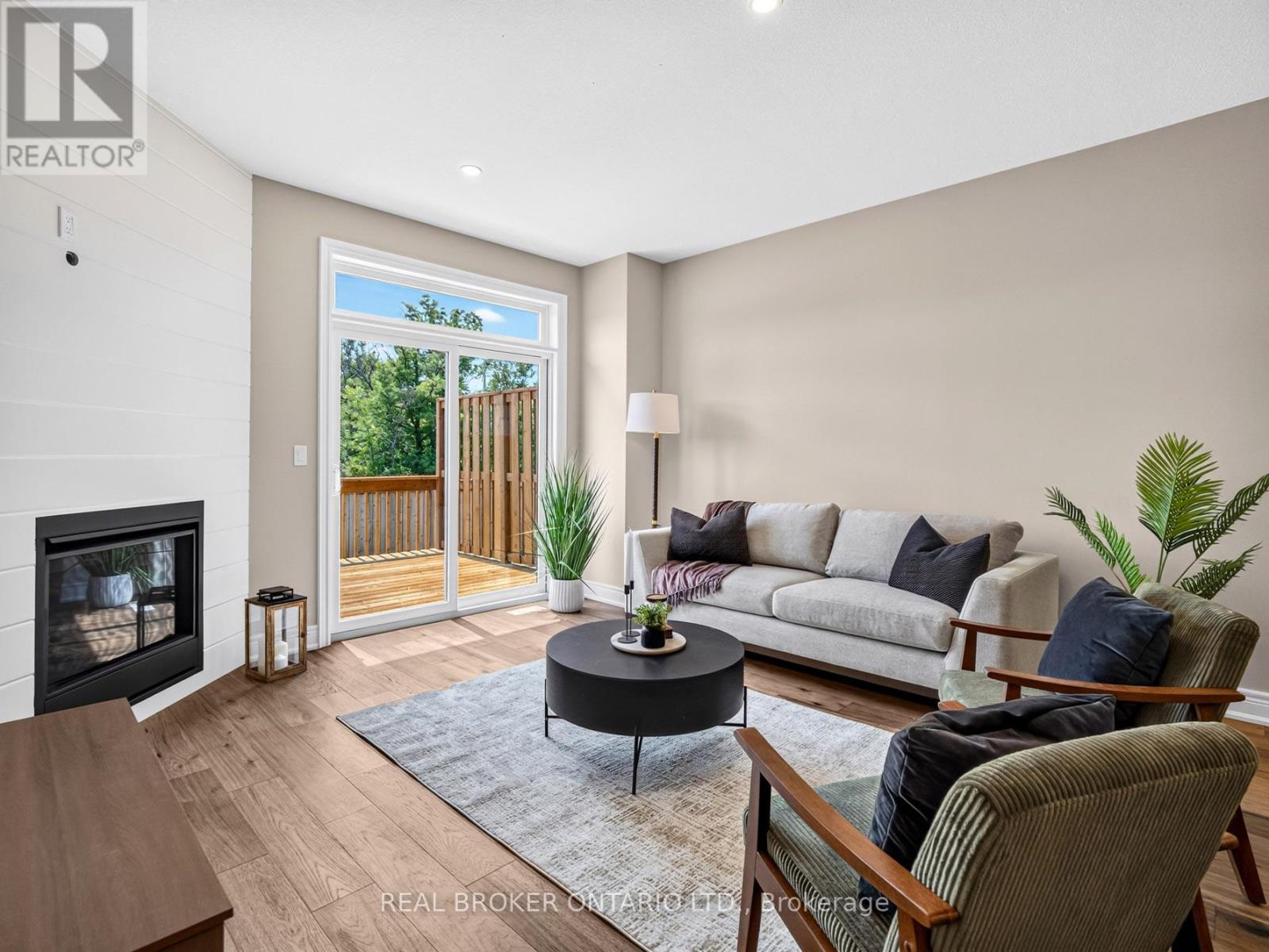 20 Austin Drive Property Photo 6