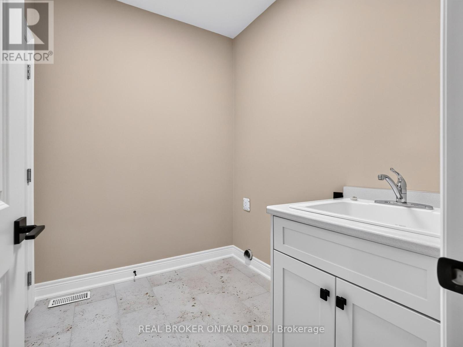 20 Austin Drive Property Photo 24