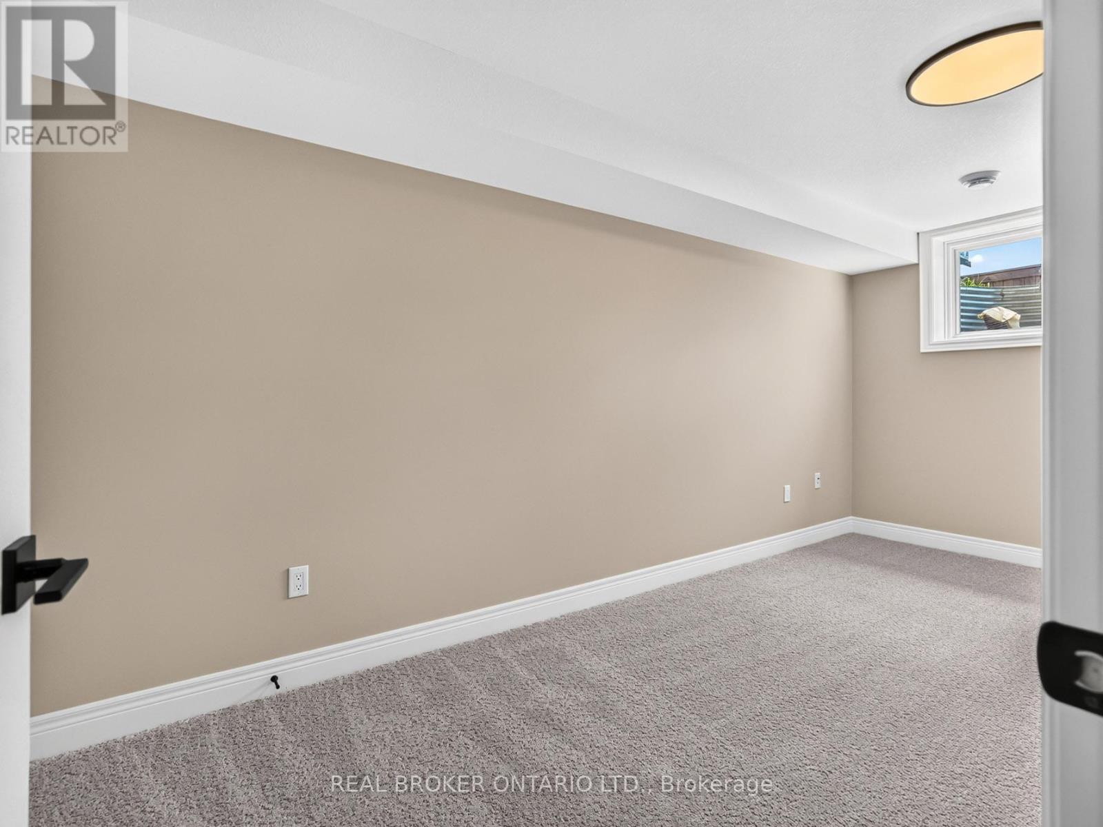 20 Austin Drive Property Photo 28