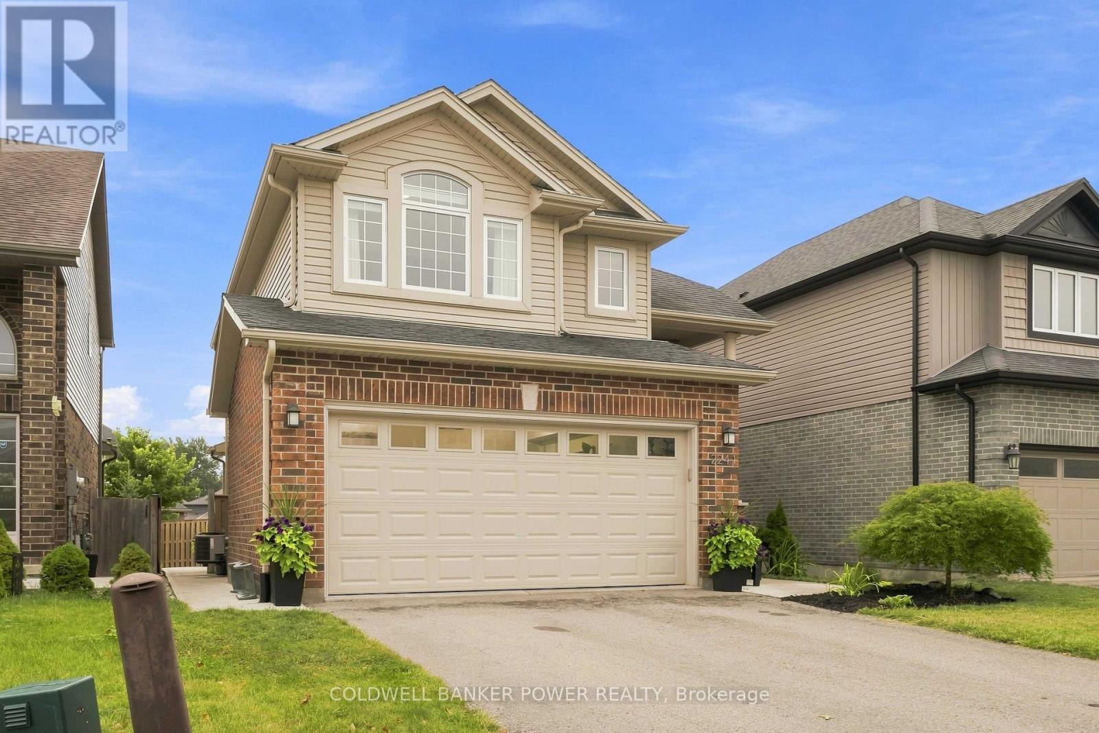 2241 Buroak Drive Property Photo 2