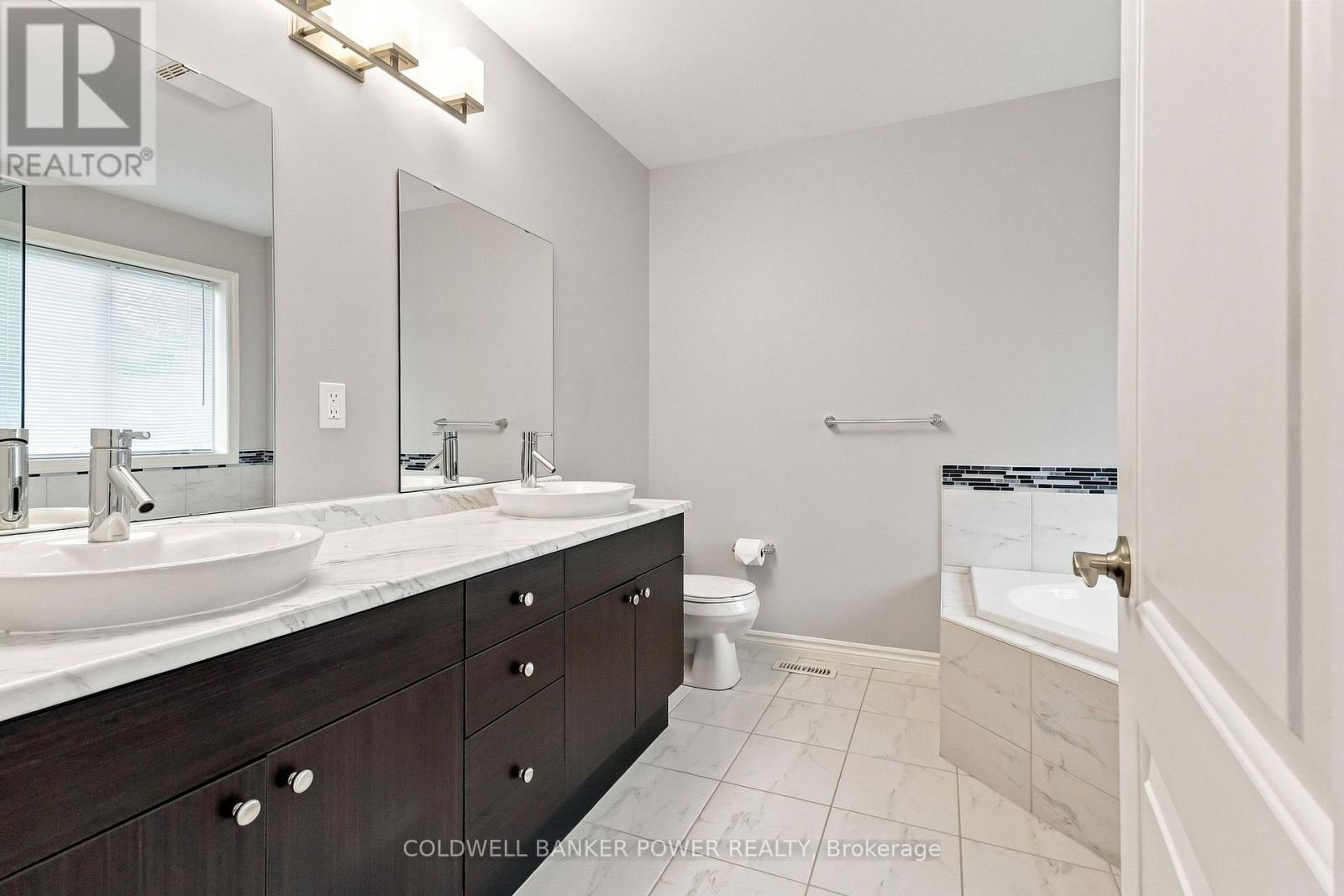 2241 Buroak Drive Property Photo 24