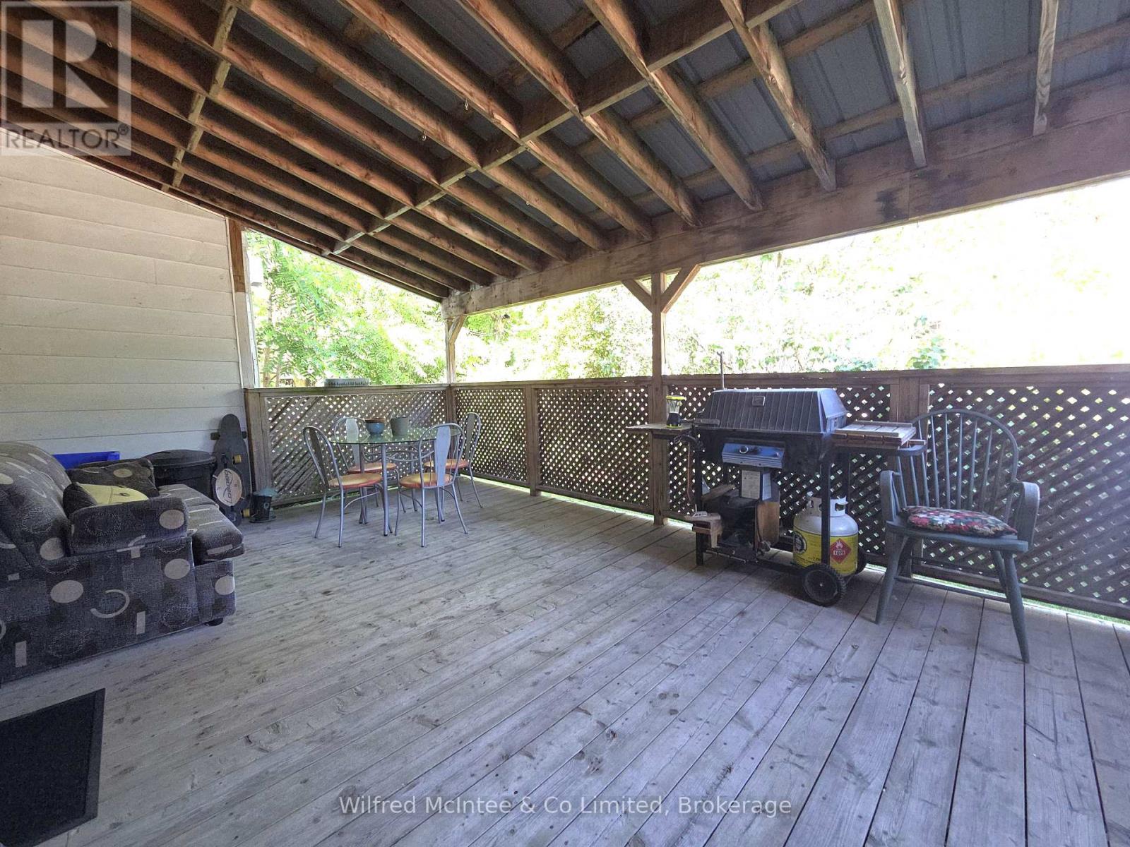 569 Eugenie Street Property Photo 5