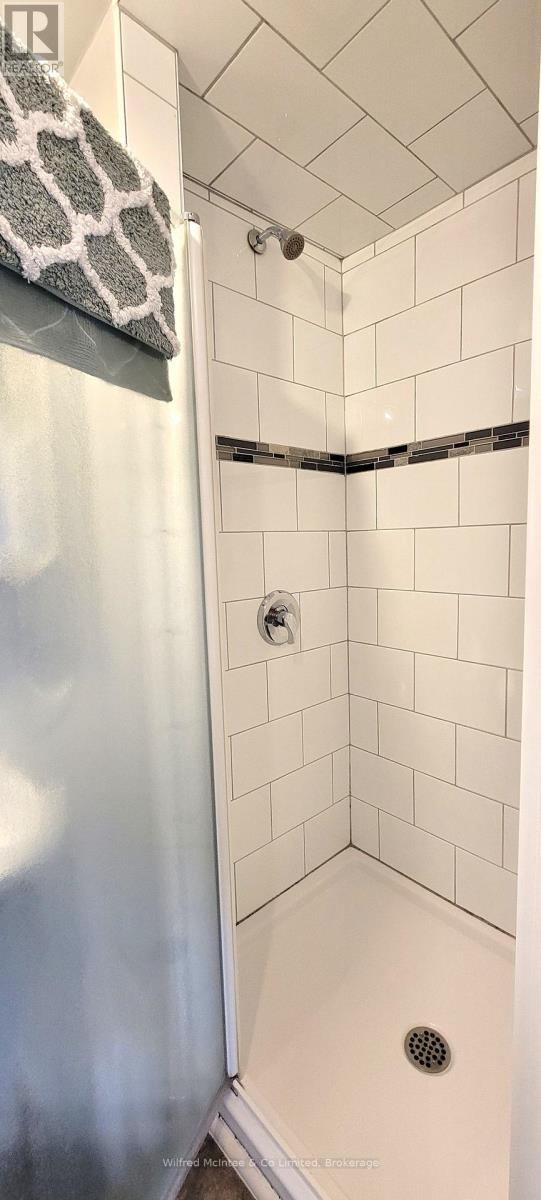 569 Eugenie Street Property Photo 11