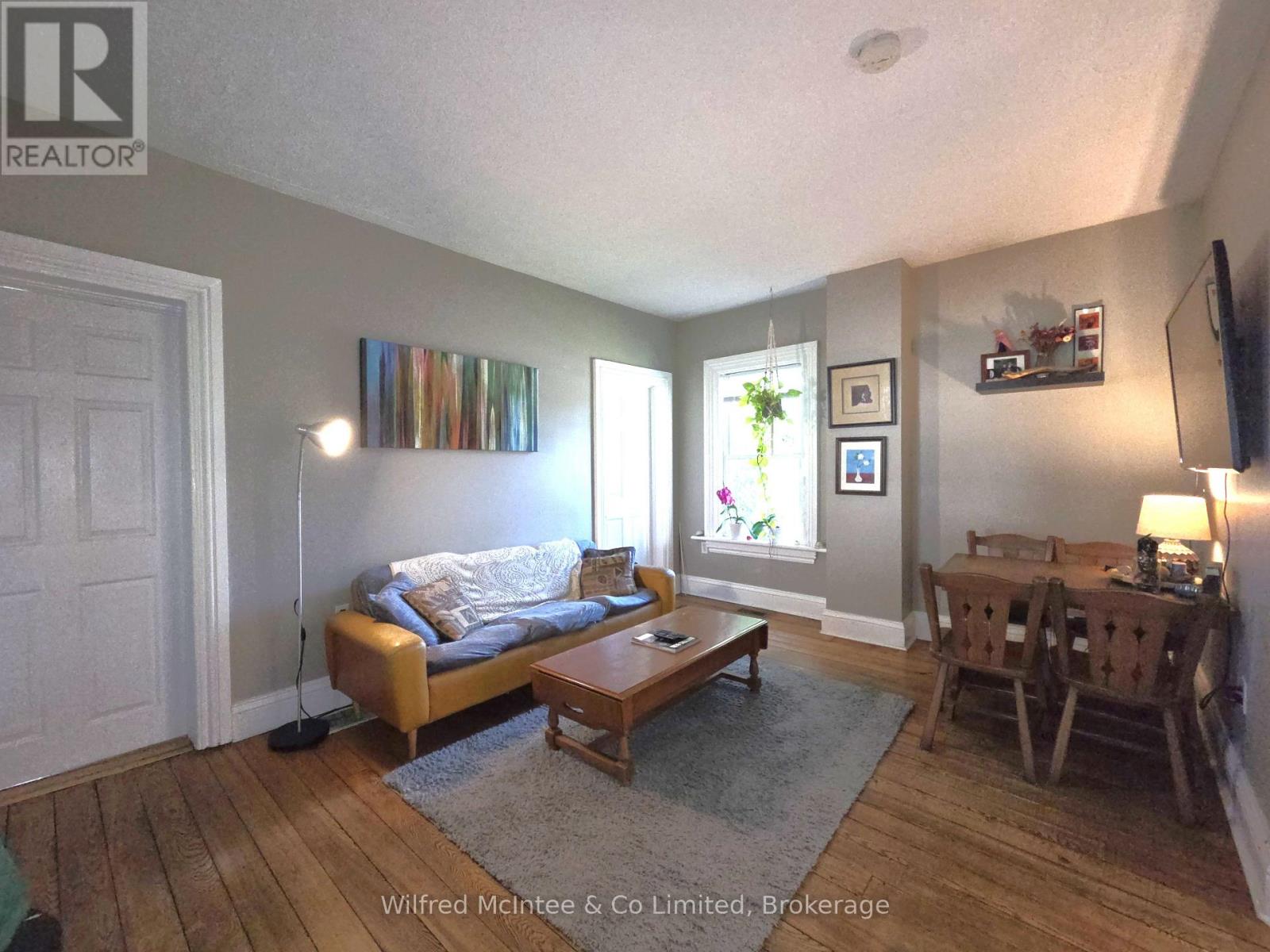 569 Eugenie Street Property Photo 12