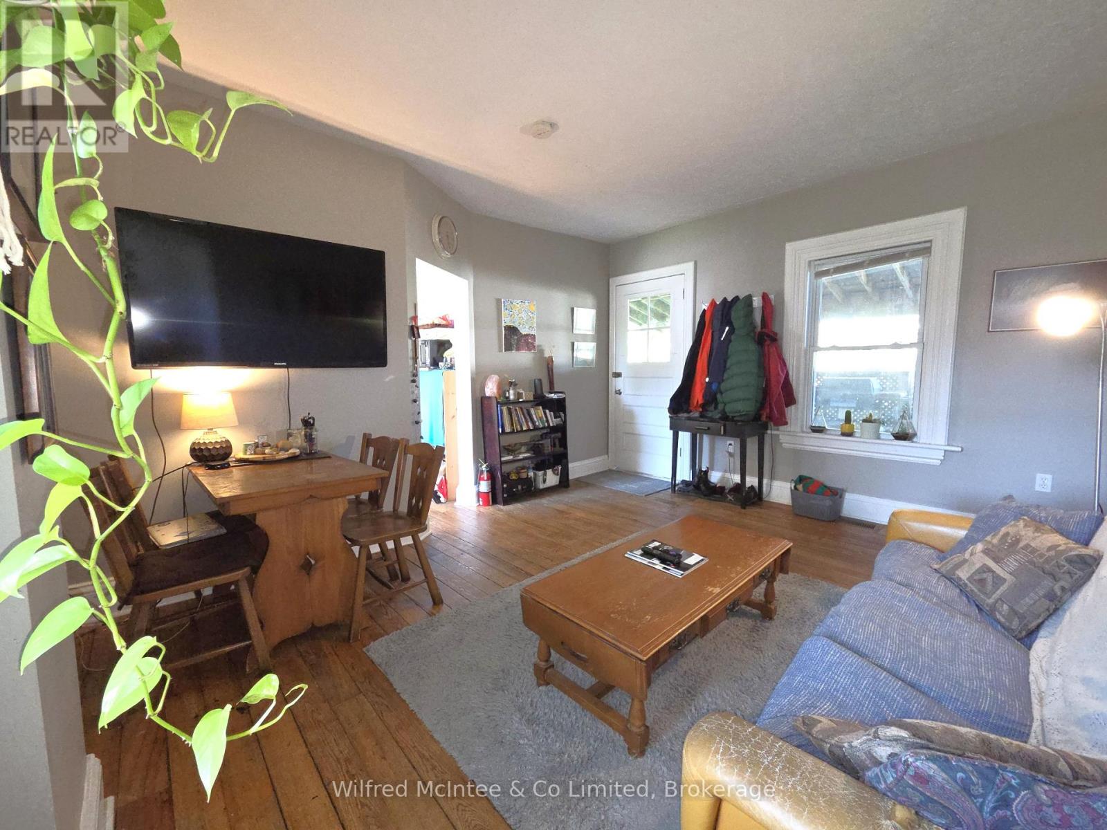 569 Eugenie Street Property Photo 13