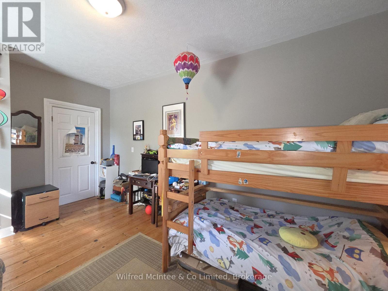 569 Eugenie Street Property Photo 17