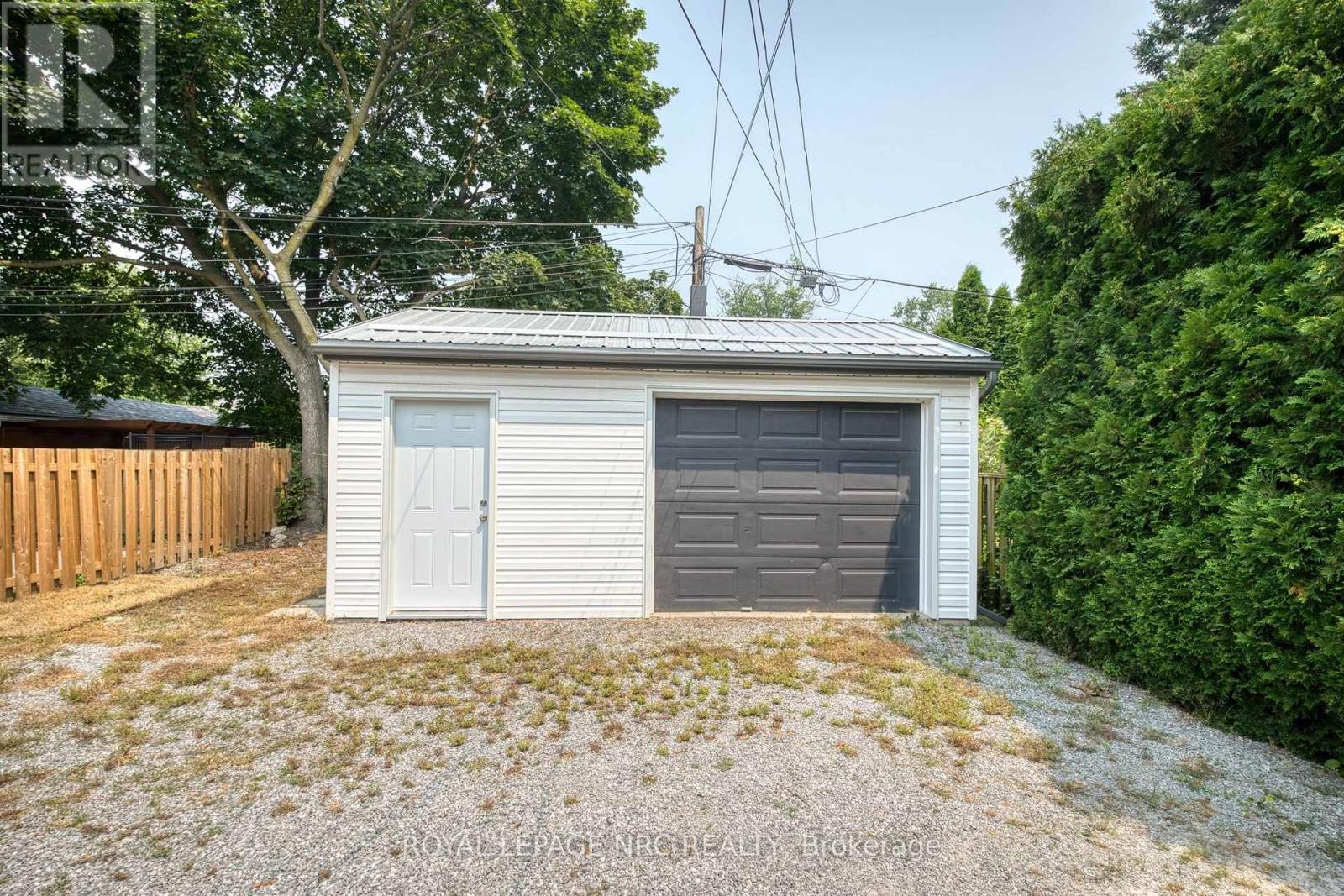 199 Russell Avenue Property Photo 24
