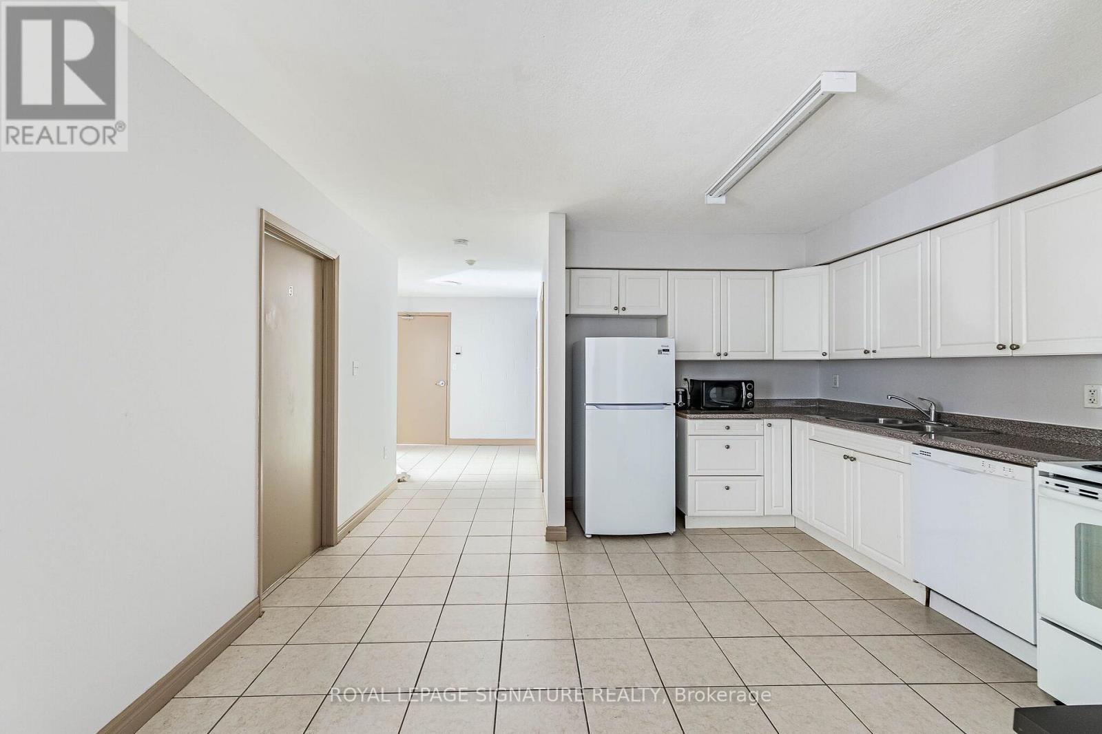 101 - 251 Lester Street Property Photo 12