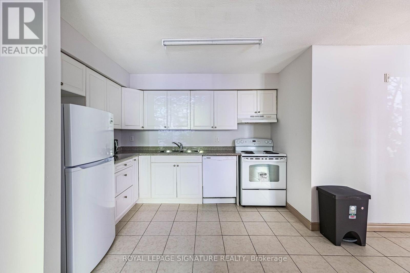 101 - 251 Lester Street Property Photo 16