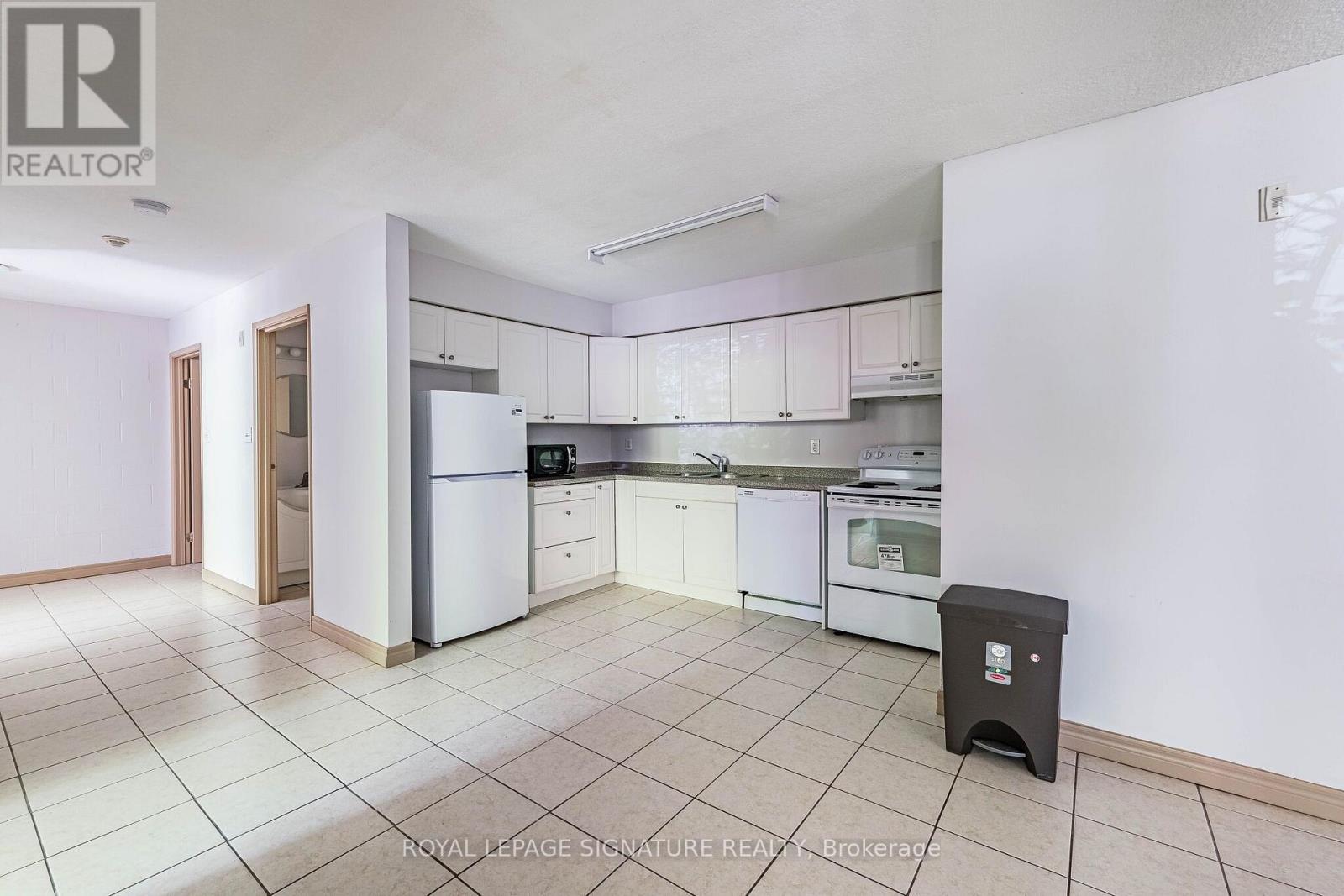 101 - 251 Lester Street Property Photo 18