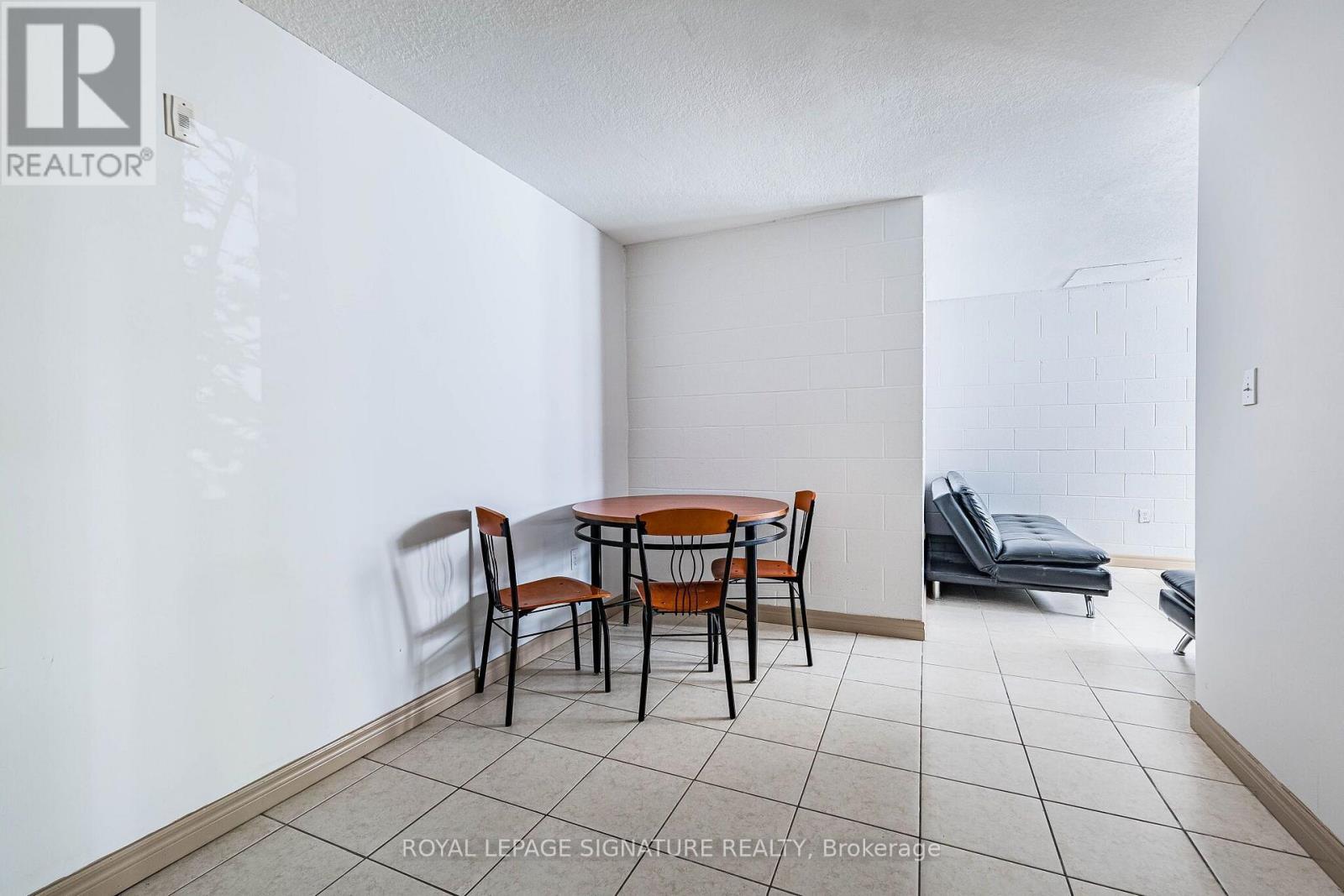 101 - 251 Lester Street Property Photo 19