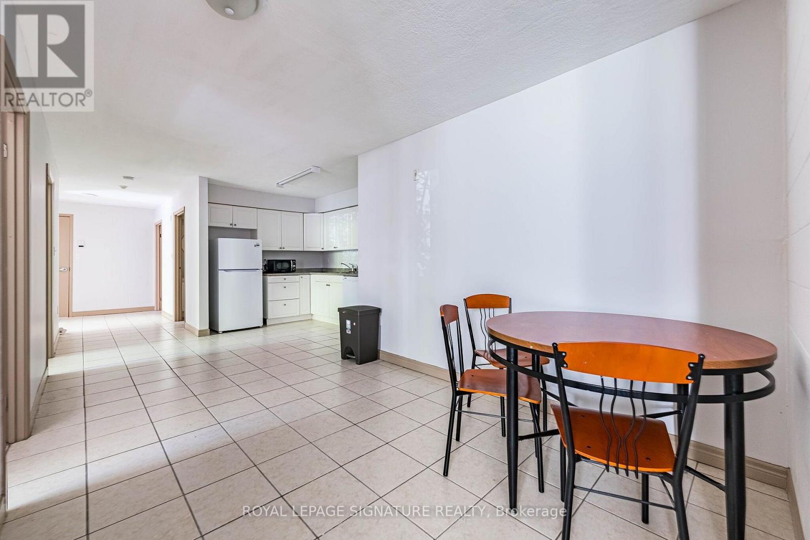 101 - 251 Lester Street Property Photo 20